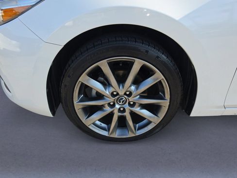 Used 2018 MAZDA MAZDA3 Touring FWD image 28