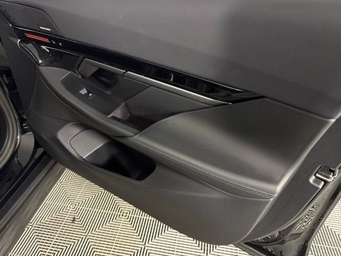 Used 2025 BMW 530i RWD image 35