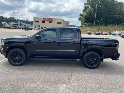Used 2023 Nissan Frontier SV w/ Midnight Edition Package AWD/4WD image 6