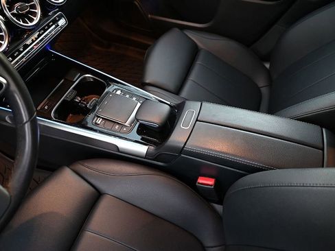 Certified 2022 Mercedes-Benz GLB 250 image 22