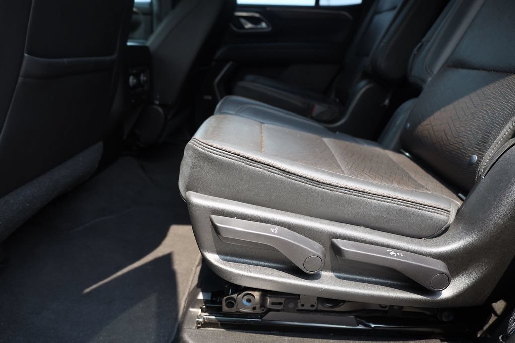 Used 2021 Chevrolet Tahoe High Country w/ Premium Package AWD/4WD image 18