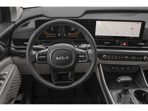 Used 2025 Kia Carnival FWD image 4