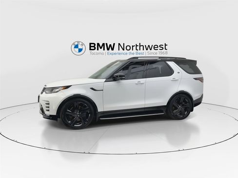 Used 2025 Land Rover Discovery Dynamic SE AWD/4WD image 10
