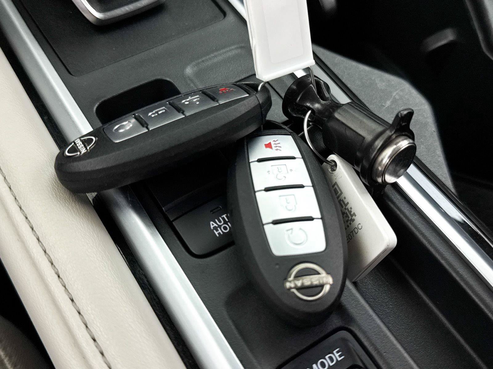 Used 2022 Nissan Pathfinder SV FWD image 35