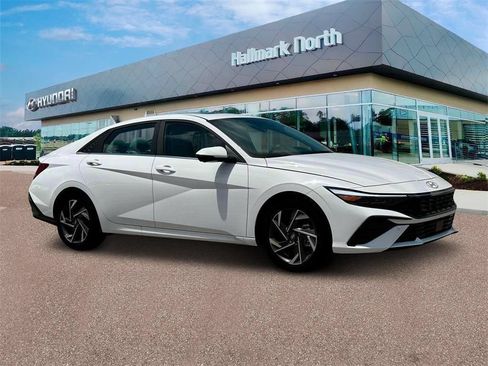 New 2025 Hyundai Elantra Limited FWD image 10