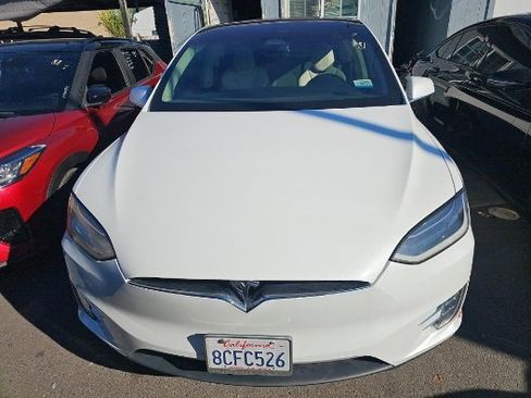 Used 2017 Tesla Model X 75D image 2