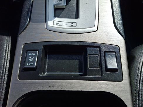 Used 2014 Subaru Outback 2.5i Limited w/ Moonroof Package AWD/4WD image 24