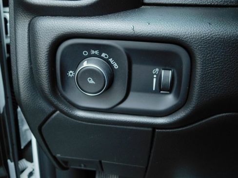 Used 2024 RAM 2500 Tradesman w/ Chrome Appearance Group image 13