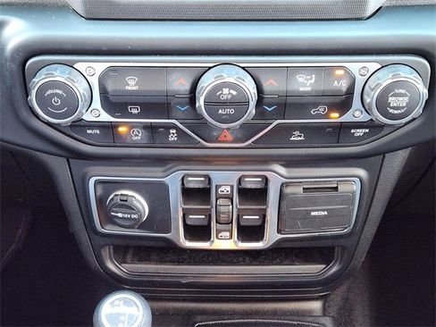 Certified 2022 Jeep Gladiator Sport image 17