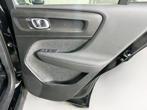 Used 2023 Volvo C40 Recharge Core AWD/4WD image 30
