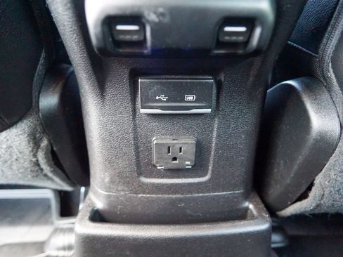 Used 2019 Jeep Wrangler Unlimited Sahara w/ Quick Order Package 24M Moab AWD/4WD image 17