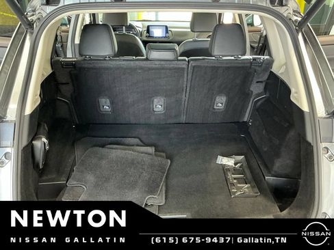 Used 2023 Nissan Rogue SV w/ SV Premium Package AWD/4WD image 20