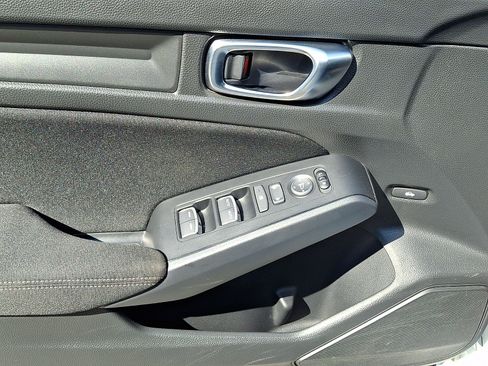 Used 2025 Honda Civic Sport image 12