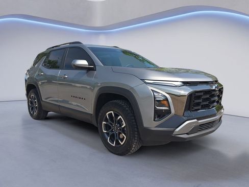 Used 2025 Chevrolet Equinox ACTIV w/ Safety and Technology Package FWD image 7