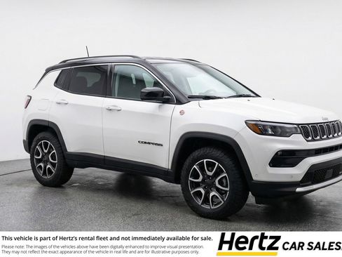 Used 2025 Jeep Compass Trailhawk AWD/4WD image 1