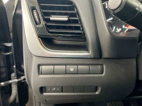 Used 2021 Nissan Rogue SV image 18