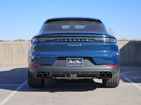 Certified 2025 Porsche Cayenne S image 7