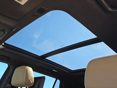 Used 2023 Chevrolet Tahoe Premier w/ Advanced Technology Package image 31