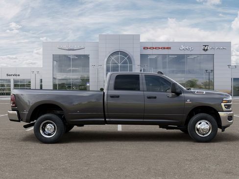 New 2026 RAM 3500 Tradesman AWD/4WD image 22