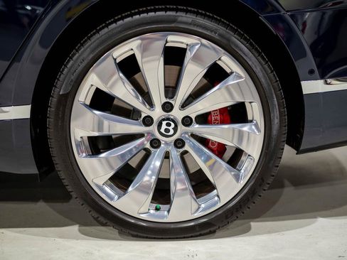 Used 2021 Bentley Flying Spur W12 image 39