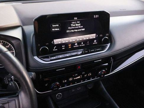 Used 2023 Nissan Rogue SL w/ SL Premium Package image 17