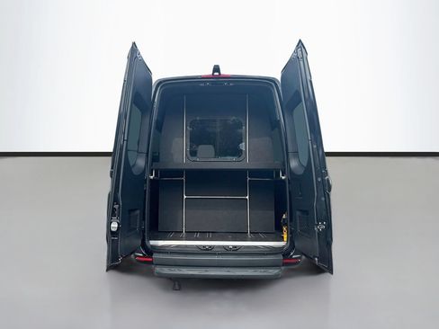 Used 2024 Mercedes-Benz Sprinter 3500 image 9