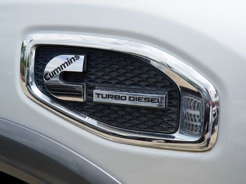 Used 2017 Nissan Titan PRO-4X image 10