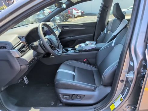 Used 2026 Toyota Camry SE FWD image 12