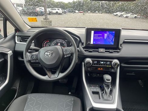 Used 2025 Toyota RAV4 XLE w/ Convenience Package FWD image 23