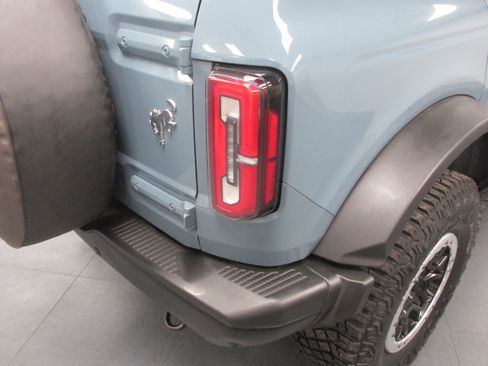 Used 2023 Ford Bronco Badlands w/ Sasquatch Package image 11