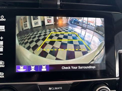 Used 2018 Honda Civic Touring image 18