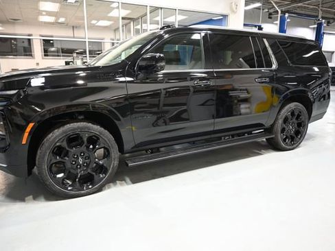 New 2026 Chevrolet Suburban High Country image 8