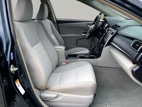 Used 2017 Toyota Camry LE FWD image 9