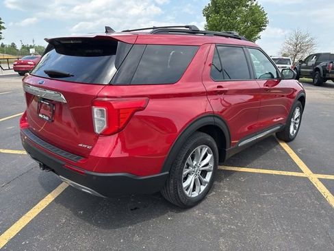Used 2023 Ford Explorer XLT w/ Equipment Group 202A AWD/4WD image 3