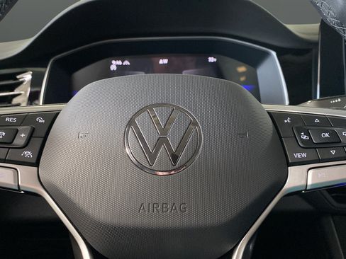 Used 2025 Volkswagen Jetta SE FWD image 15