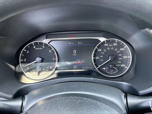Used 2025 Nissan Altima 2.5 SV FWD image 13