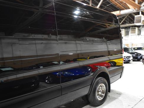 Used 2015 Mercedes-Benz Sprinter 3500 image 5