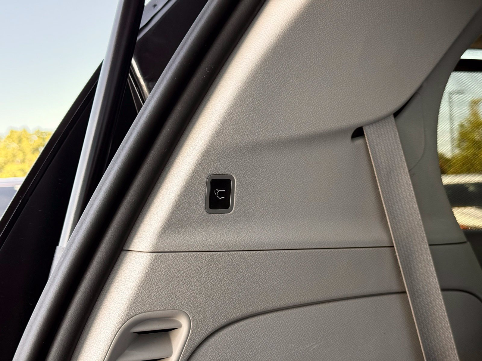 Used 2022 Chrysler Pacifica Limited FWD image 55