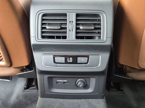 Certified 2025 Audi Q5 2.0T Premium Plus image 37