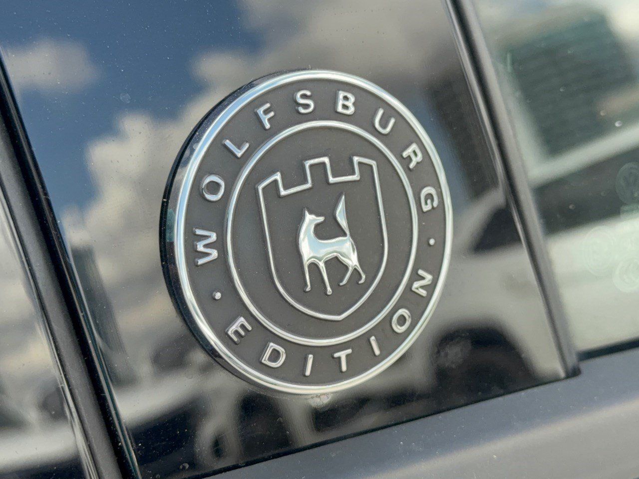 Used 2019 Volkswagen Passat 2.0T Wolfsburg FWD image 31