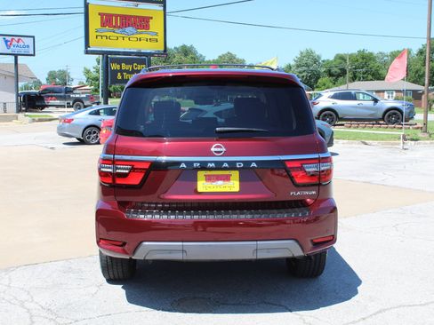 Used 2023 Nissan Armada Platinum w/ Captain's Chairs Package RWD image 6
