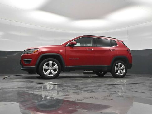 Used 2019 Jeep Compass Latitude w/ Popular Equipment Group AWD/4WD image 25