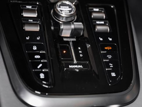 Used 2025 Aston Martin DBX 707 image 42