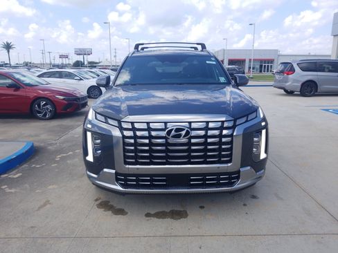 Used 2023 Hyundai Palisade Calligraphy image 2