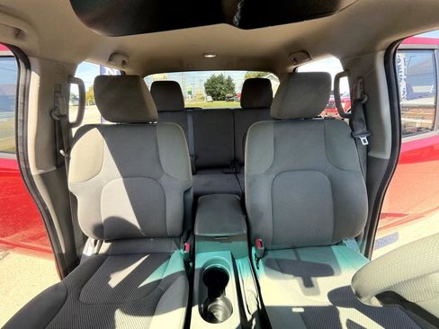 Used 2013 Nissan Frontier SV w/ SV Value Truck Pkg AWD/4WD image 25