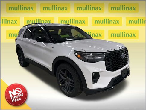 New 2026 Ford Explorer ST-Line w/ ST-Line Street Pack RWD image 1