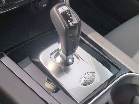 Used 2020 Land Rover Discovery Sport image 17