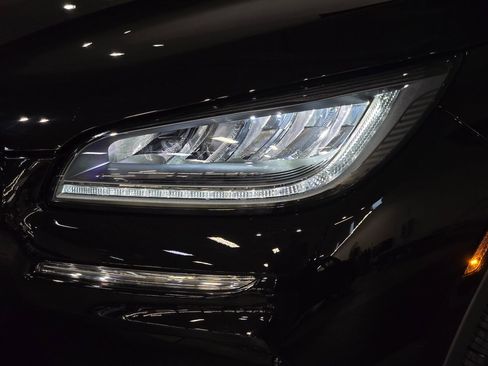 New 2026 Lincoln Corsair Premiere image 11