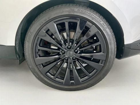 Used 2025 Land Rover Range Rover SV AWD/4WD image 30