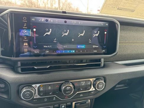 New 2026 Jeep Wrangler Unlimited Sport image 36